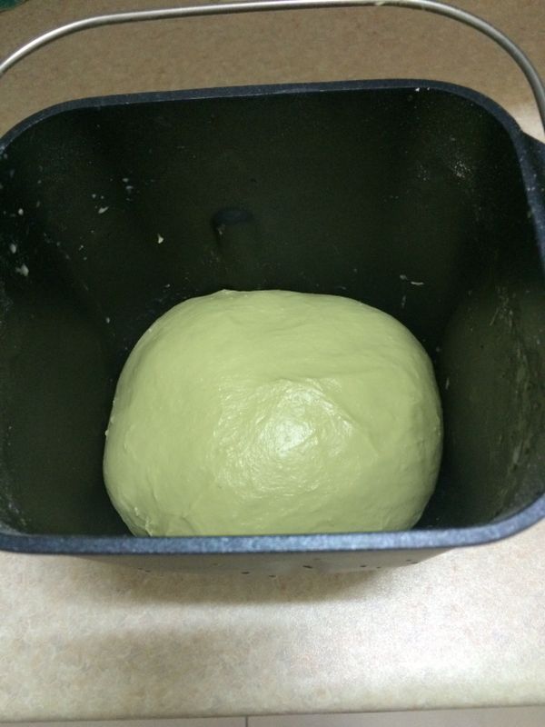 麵團整圓後放回缸內，蓋上溼布，室溫發酵40-50分。