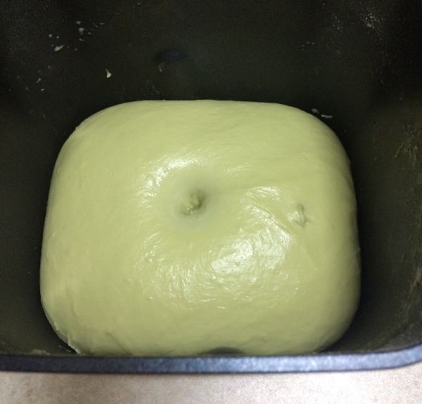 發酵完成，戳洞不回縮即可。