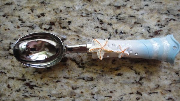 用1支好挖的冰淇淋勺