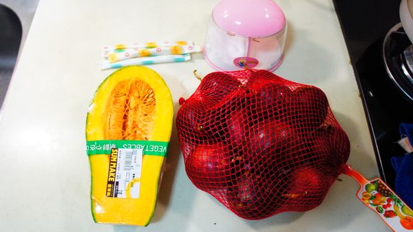 食材：南瓜、百香果、糖、鹽。