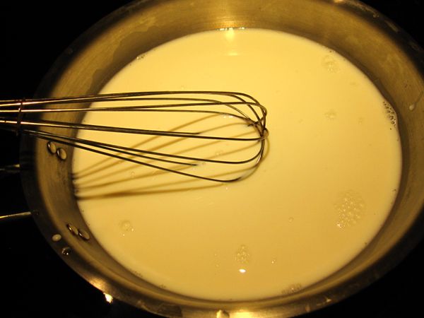 攪拌到砂糖全部溶化
(50g是正常糖量，你若想減糖可以放40g或30g隨意)