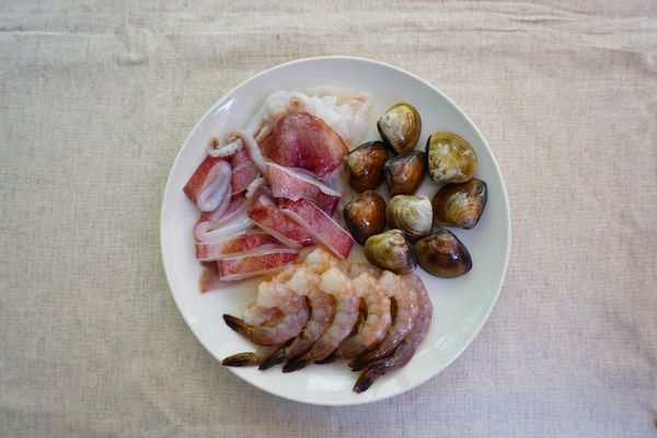 除了炒蛤蜊之外，還可以換成蝦仁、乾貝、小卷、小蝦米、蛤蠣、鮑魚、魷魚。