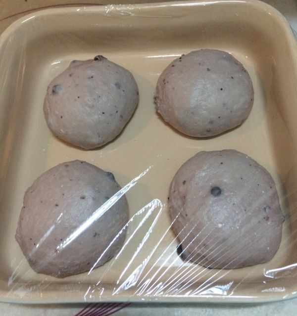 放容器內保鮮膜封好，放置冰箱冷藏鬆弛40分