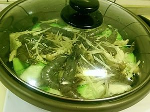 用透明鍋蓋蓋上用中小火悶煮