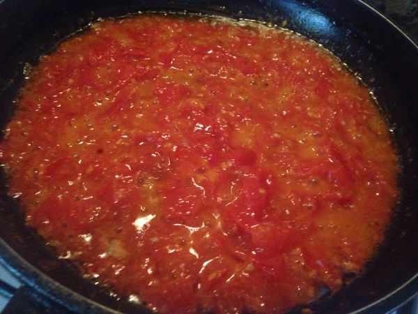 一定要把所有的番茄丁融化如圖還有些湯汁才算好，此時打開鍋蓋稍稍收汁！