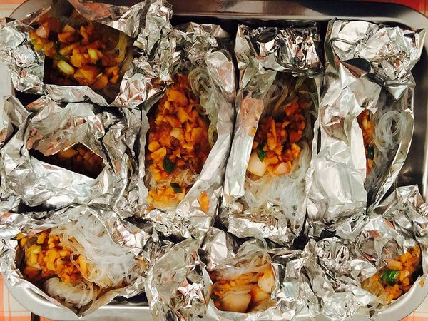 就這樣，吃的時候便可以自己撈了，而且可以保

持溫度。