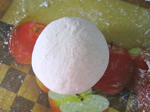 取出排氣、滾圓休息15分鐘。