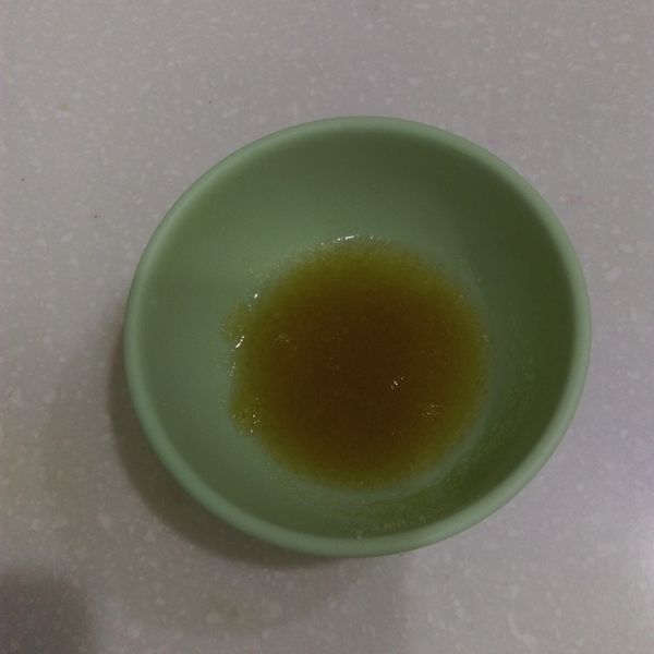 也可以用吉利丁粉8g.要先用一些水將其融化再用