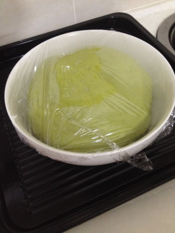 發酵完成後，麵糰會膨脹成一倍
可以用手指戳麵團中央，不彈回就代表發酵成功