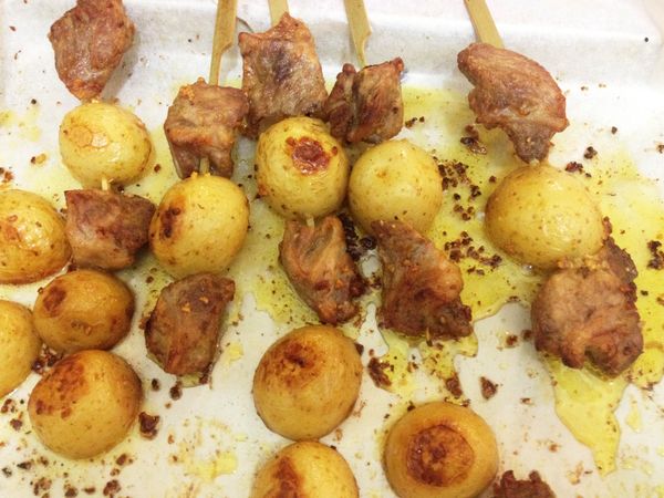 烤溫200度烤20分，主要是有金黃上色就可以了！
喜歡吃馬鈴薯可以多放一點在旁邊一起烤！這樣馬鈴薯會吸收奶油跟咖哩的味道！很好吃喔～