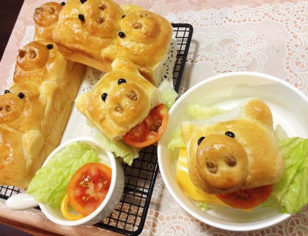 可以加入蔬菜，肉片！三明治就完成了