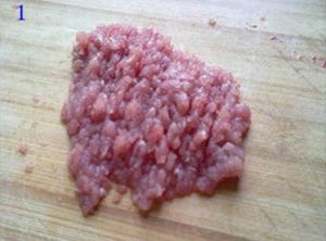 瘦肉剁碎