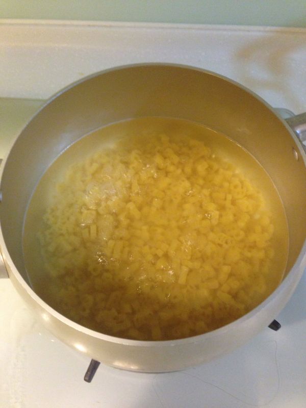 煮滾水煮寶寶義大利麵