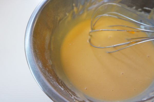 變成細緻的奶油蛋黃糊。