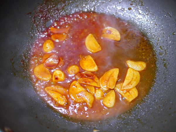 加入白酒拌勻後