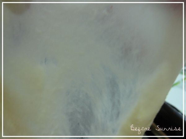 麵糰持續揉至光滑不黏手，撐開可以形成薄膜