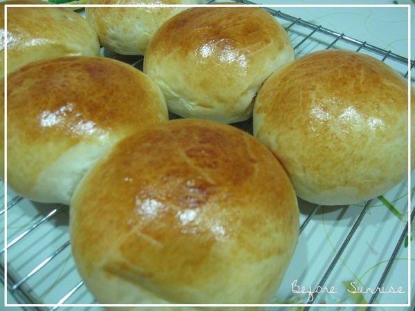 180℃烤20分鐘至表面上色即可出爐