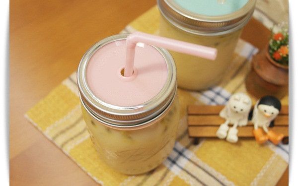 杯蓋很可愛:)

吸管也要搭一下~~~