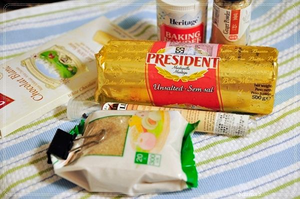 烤箱預熱至 160°C。

因為想要做出很美味的 blondie，所以主要的口味來源奶油 &amp; 白巧克力都要用品質好一點的 :)