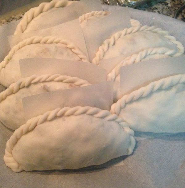 現包現吃最新鮮，平底鍋放半匙沙拉油，小火慢煎，煎到兩面金黃即可。