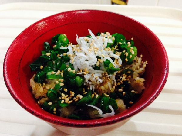 香噴噴的電鍋飯拿來另外加料或做飯糰都很可口