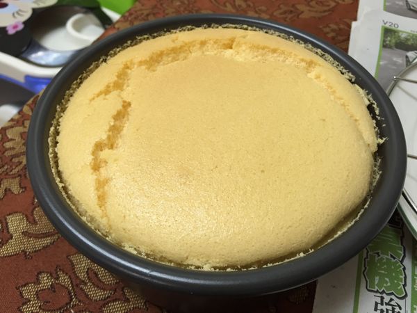 出爐後倒扣放涼後即可享用。