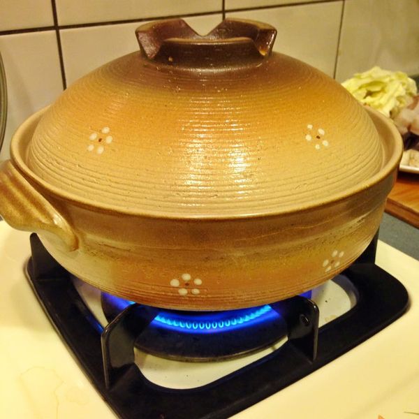 蓋上鍋蓋，悶燒燉煮，海鮮類，建議熄火前再加入，不然會太老