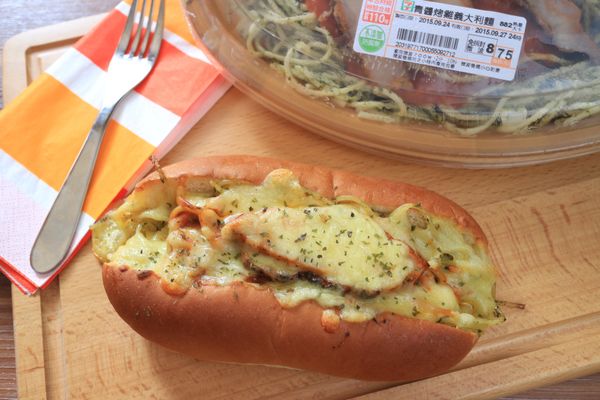 送入預熱好的烤箱，以190度烤約10-15分鐘。