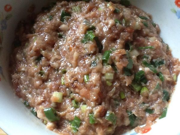 4.2攪拌均勻，揉抓至有粘性（約3-5分鐘）。