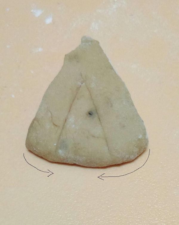 每小份如圖左右捏起