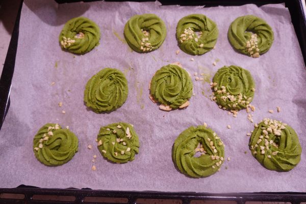 低溫烤出來的薔薇
顏色花形一點多沒變
超有成就感