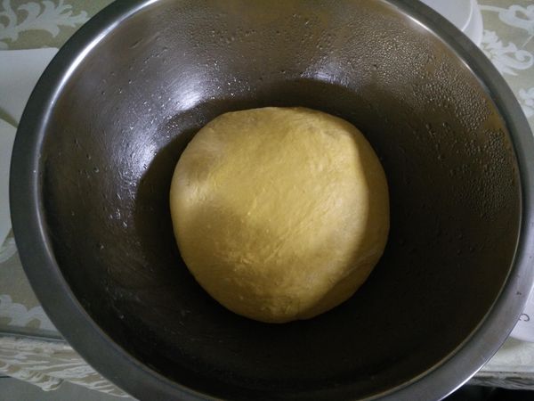 滾圓後發酵60-90分鐘至一倍大