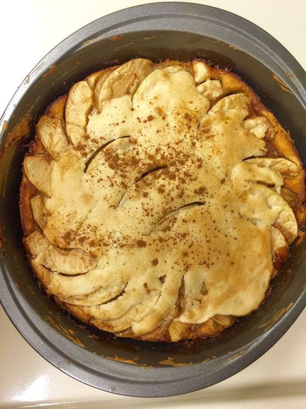 放進375度F(190度C)的預熱烤箱,烤30分鐘,關火悶10分鐘(視每個烤箱而定,我烤完30分鐘後覺得底層的派皮不夠熟,於是關火再悶了10分鐘)