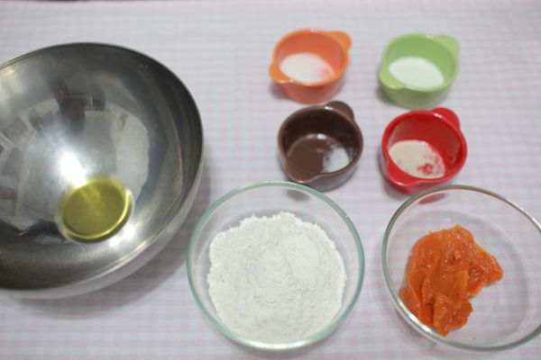 粉類過篩備用。