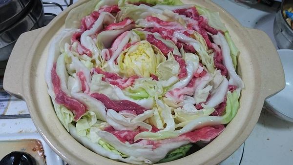 這樣就完成了唷
這是用火鍋梅花豬肉片，排好的成品