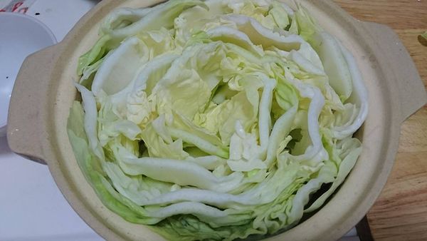 慢慢排，很快就排好了，盡量高度一致
剩下的薑片，塞到邊邊四周