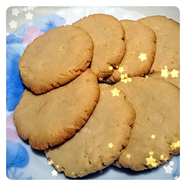 最後放入已預熱烤箱上/下火 200/180度(家用烤箱請用180度)，烤約15-20分鐘即可