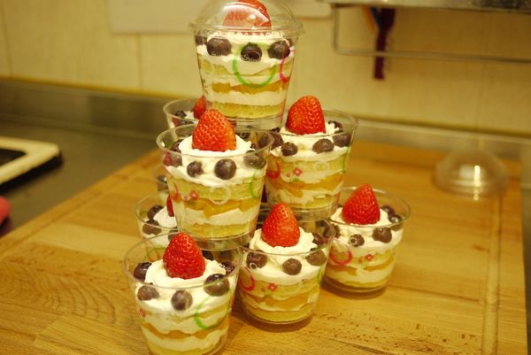 組合：放上草莓就完成啦～