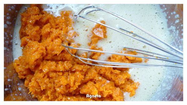 加入南瓜泥攪拌。