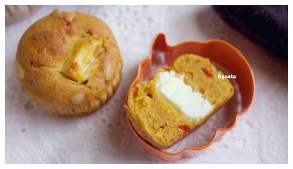 可愛的雙色南瓜瑪份出爐了！:)溫熱吃最棒～～