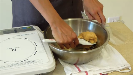 麵團放入夾鏈袋，冷藏約3小時