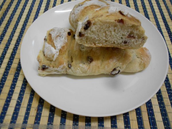 放涼後就有好吃的麵包可以當早餐了。