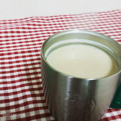 香醇好喝的煉乳奶茶就完成了^^