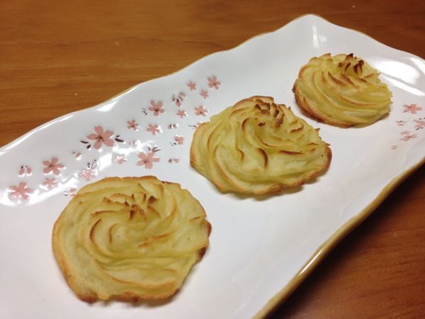 出爐的成品可以加些新鮮或乾燥的香草末裝飾更漂亮。