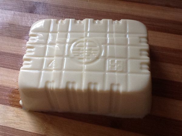 3.豆腐切成12等份之塊狀。