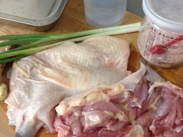材料準備好 雞腿去骨
