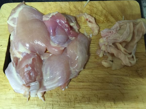 雞腿去皮去油脂～
