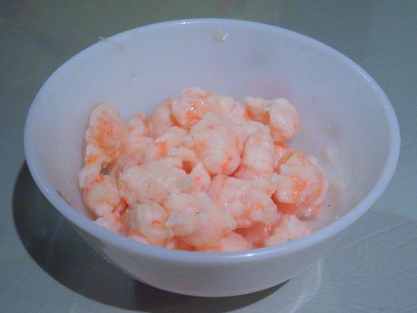 煮好的蝦球備用