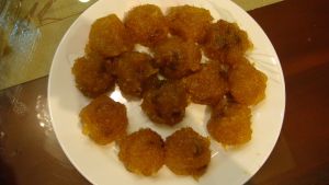 4.紫蘇梅與鳳梨醬混合搓圓備用