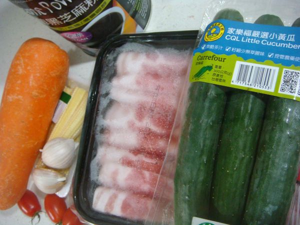 首先備料，蔬菜及豬肉部位，也可依個人喜好自由更改